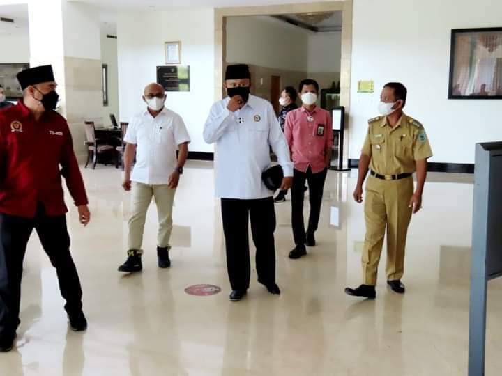 Hi. Herson Mayulu, SIP bersama rombongan saat Kunjungan Kerja