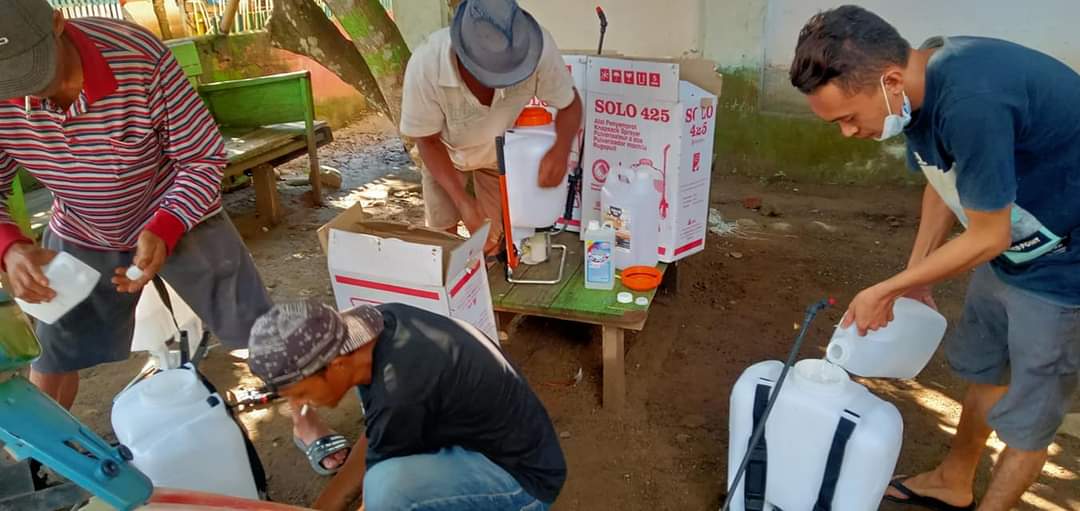 Persiapan Pemdes Molobog Barat melakukan penyemprotan Disinfektan.