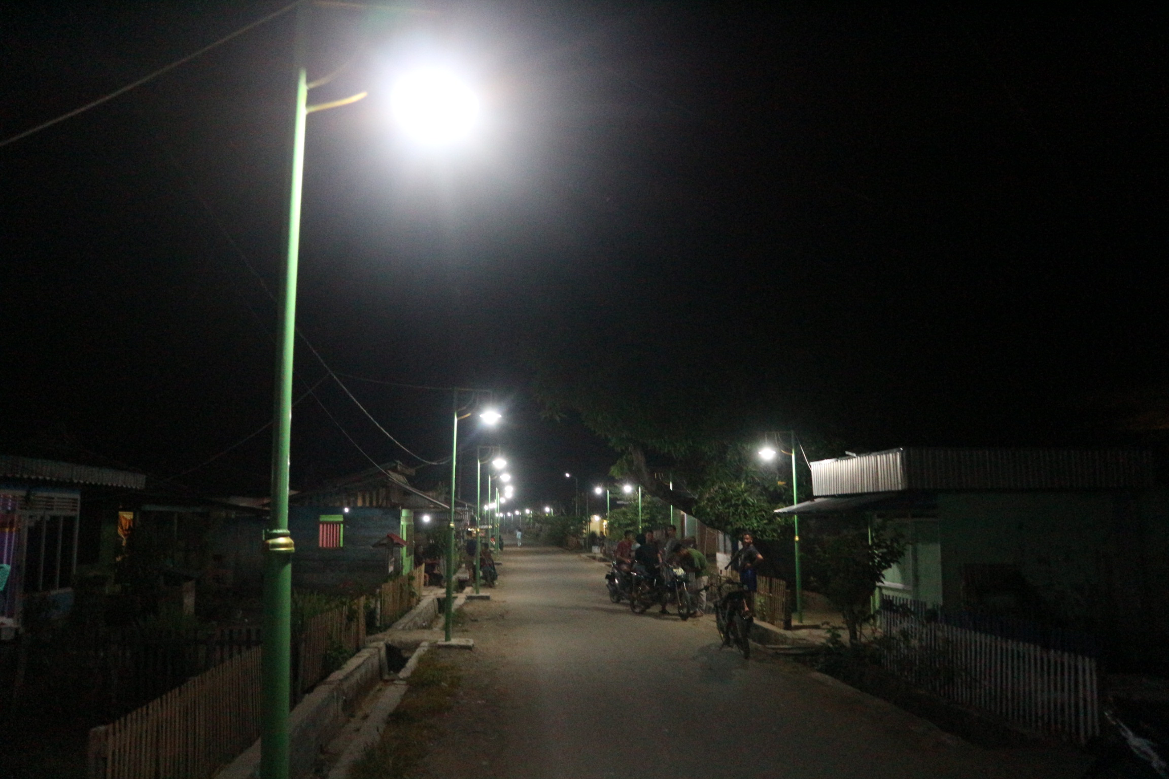 Tampak kondisi malam hari Desa Nuangan Barat.