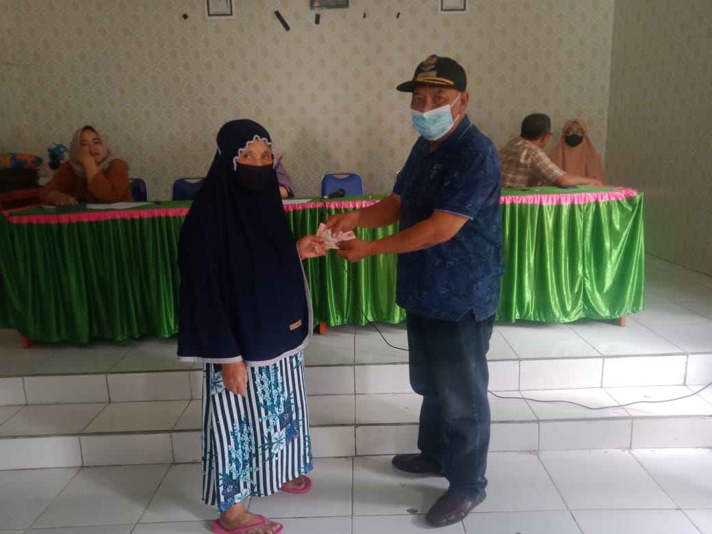 Kegiatan Penyaluran BLT Pemdes Nuangan Satu