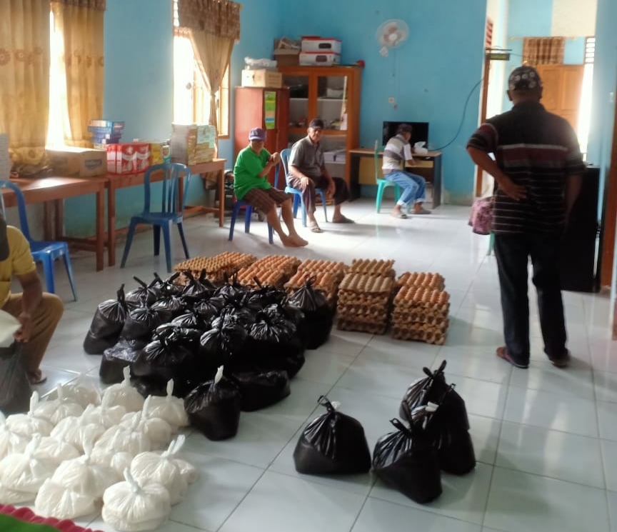 Penyaluran Sembako Pemdes Nuangan Satu.