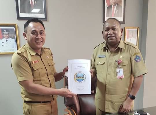 Sekertaris Dispar Boltim, Ivan Assa, saat berada di Dispar Provinsi. Sekertaris Dispar Boltim, Ivan Assa, saat berada di Dispar Provinsi.