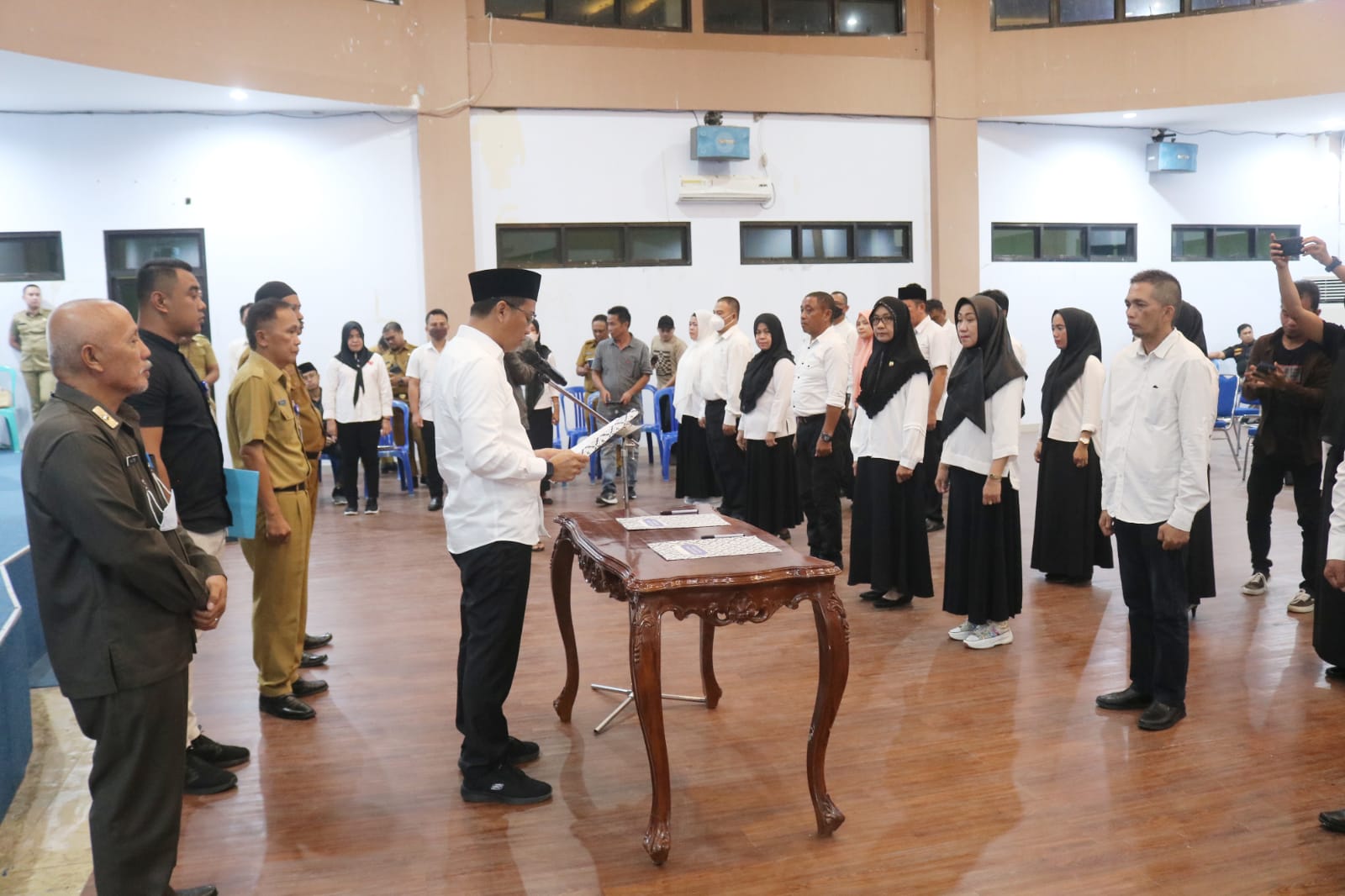 Pengambilan Sumpah dan Janji Jabatan Oleh Bupati Boltim, (Foto: Diskominfo)