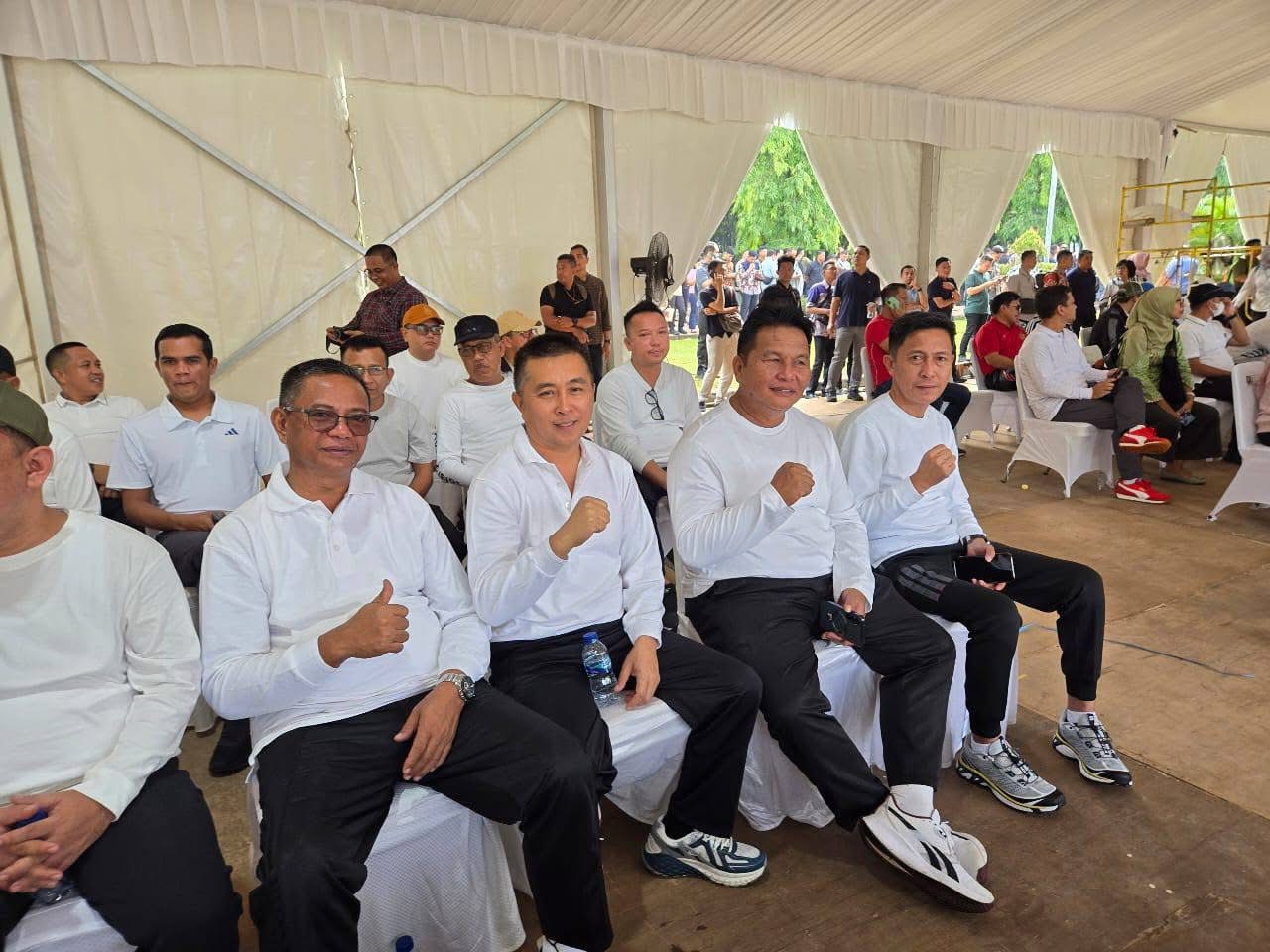 Ket: Oskar Manoppo (kiri), Argo Sumaiku (Tengah Kiri), Deddy Abdulhamid (Tengah Kanan) Iskandar Kamaru (Sudut Kanan).