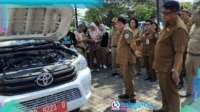 Bupati yusra saat melakukan pemeriksaan kendis operasional dinas kesehatan bolmong.