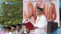 Bupati Bolsel Hi.Iskandar Kamaru saat memimpin upacara peringatan hari otonomi daerah (OTDA) ke-29.