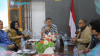 LayananKesehatan Walikota Kotamobagu dr. Weny Gaib saat memimpin rapat pembahasan evaluasi dan optimalis pelayanan kesehatan.