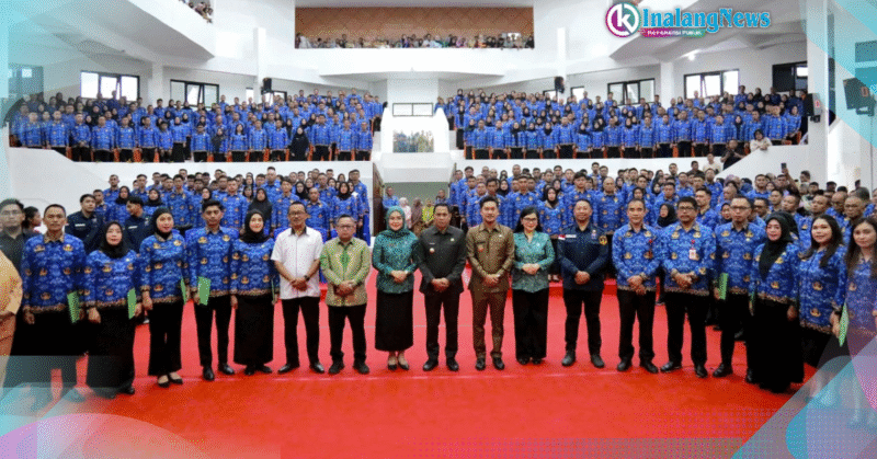 Penyerahan SK dan Pengangkatan Honorer oleh Walikota Koamobagu dr.Weny Gaib SpM.