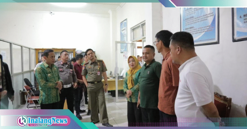Walikota saat SIdak OPD Walikota Weny Gaib di tengah Sidak OPD Kota Kotamoabgu