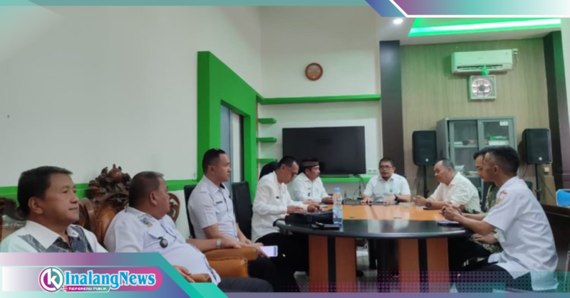 Rapat Kades dan Asisten Tiga Rapat persiapan penjemputan Duta Kakao Kotamobagu Asisen Tiga dan Kepala Desa
