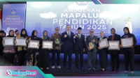 Walikota Weny bersama DInas Pendidikan Kotamobagu saat menerima delapan penghargaan Anugerah Mapalus Pendidikan Tahun 2025.