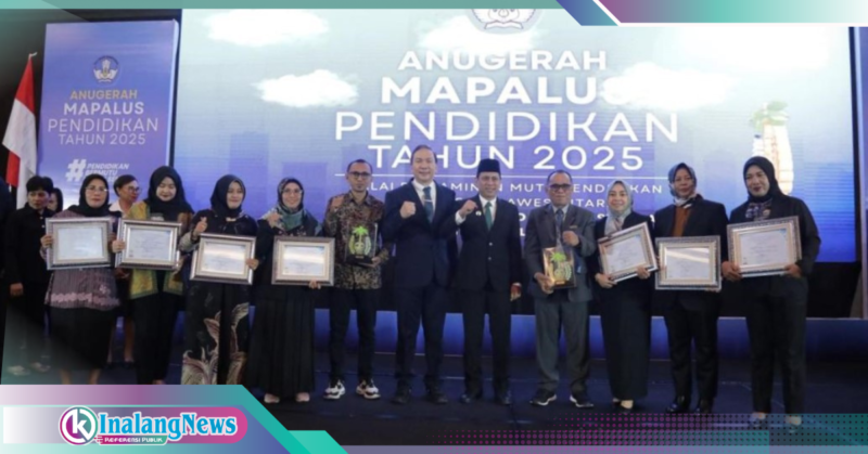 Penghargaan Pendidikan Kotamobagu Walikota Weny bersama DInas Pendidikan Kotamobagu saat menerima delapan penghargaan Anugerah Mapalus Pendidikan Tahun 2025.