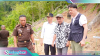 Bupati Iskandar Penanaman Pohon Bupati Iskandar ikut penanaman pohon di Desa Pusian